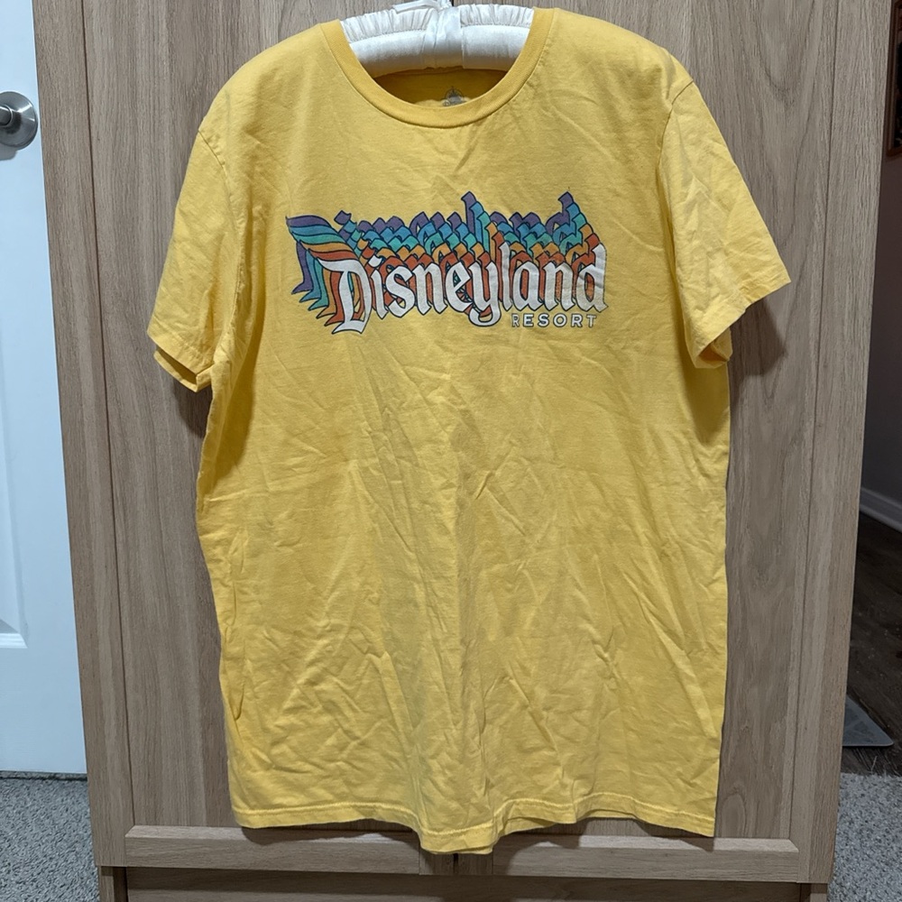Disneyalnd Yellow Short Sleeve Tee